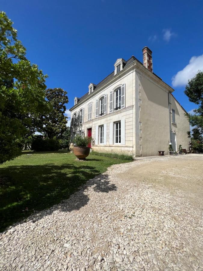 Chambres d'hôtes dans Maison de maître Chaniers Exterior foto