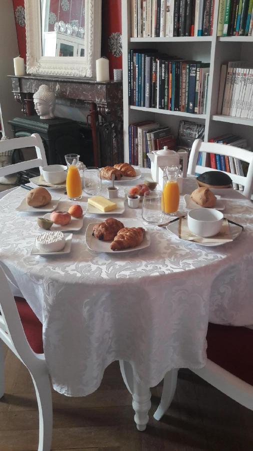Chambres d'hôtes dans Maison de maître Chaniers Exterior foto