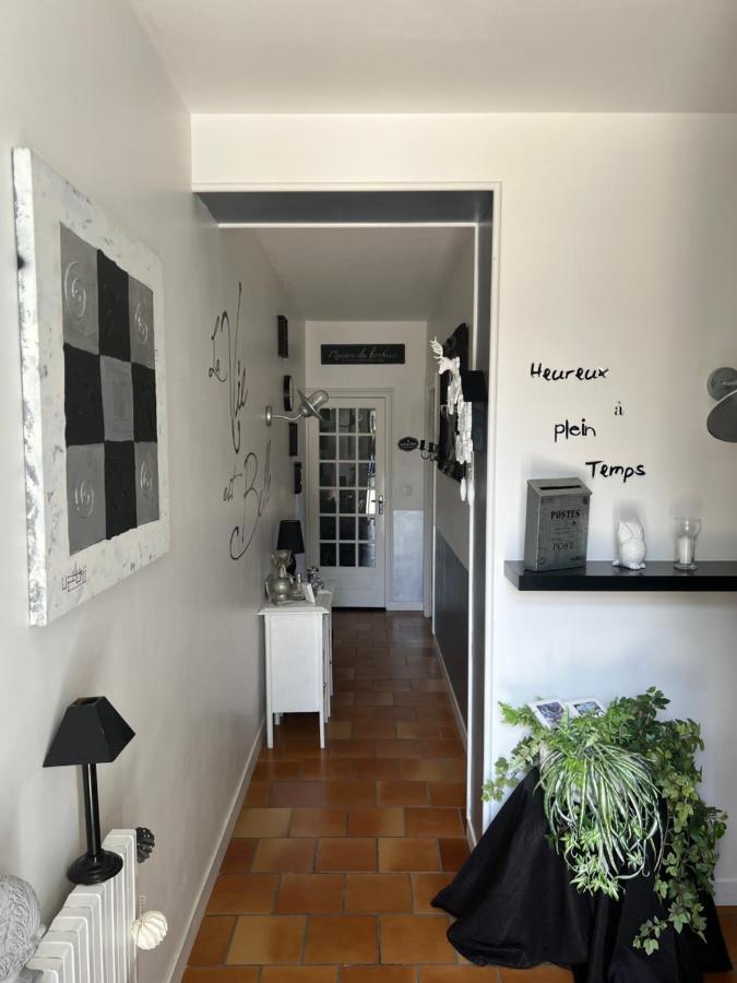 Chambres d'hôtes dans Maison de maître Chaniers Exterior foto